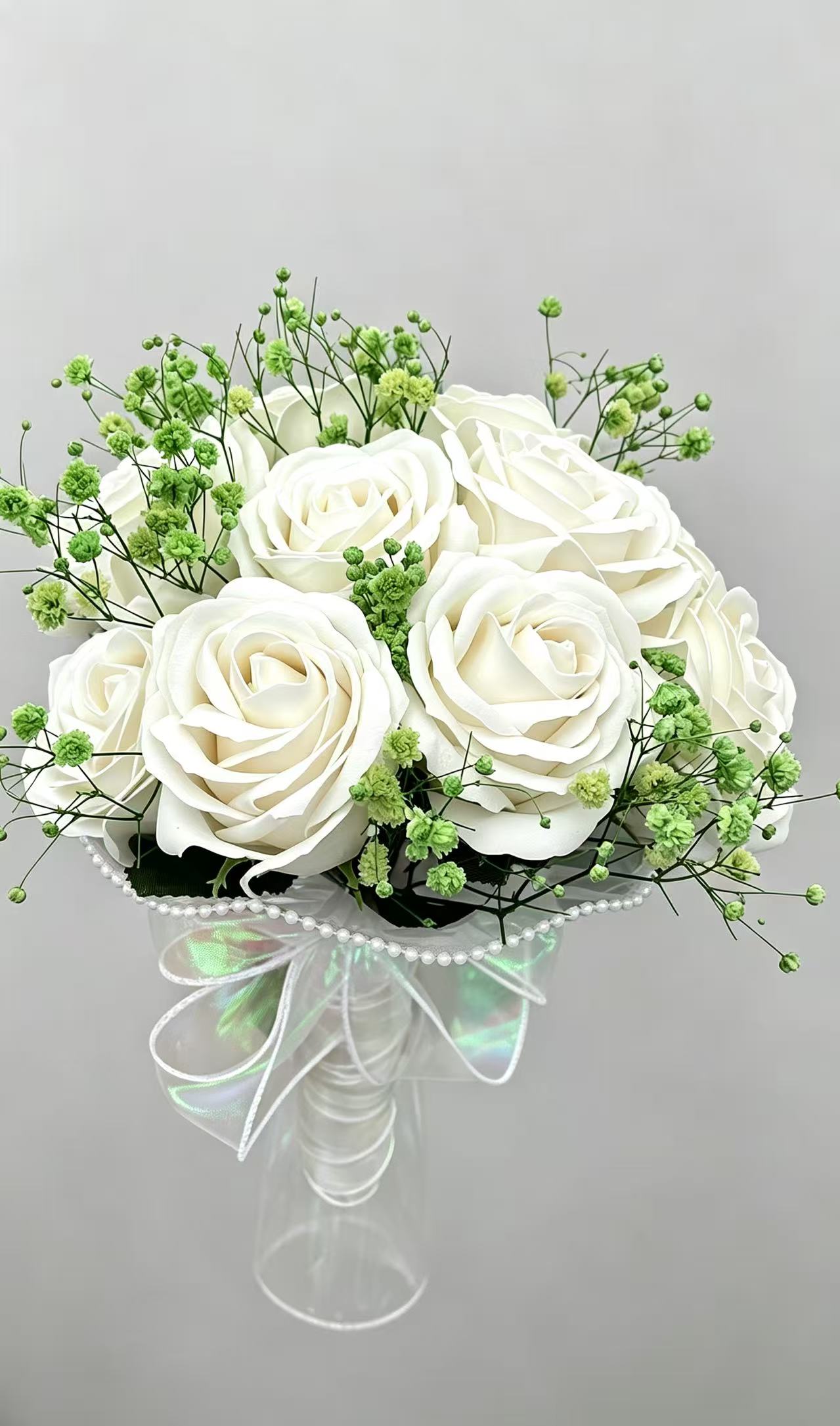 White rose bouquet for weddings